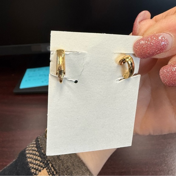 Avon “Polished Weave”  Goldtone clip  Earrings vintage 1987 NIB - Picture 5 of 5
